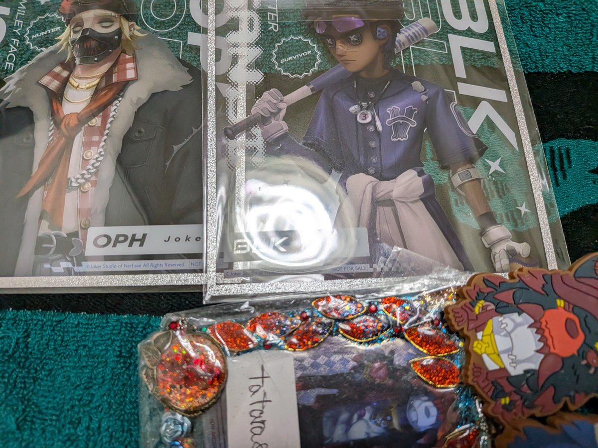 tatara82793189's tweet photo. 交換　第五人格　YOKOHAMAコラボ 　oph　　謎解　色紙
★紙類につき普通郵便可こちらからはクリックポスト予定

譲:道化師orバッツマン
求:傭兵　コースター※横浜コラボのもの

同種交換も可 https://t.co/smH8oExzxz