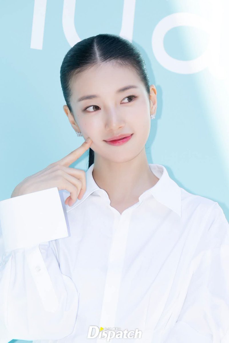 MyKoreanDramaID's tweet photo. Suzy shines as the ultimate pure white goddess!

#Suzy #BaeSuzy https://t.co/rUP5wLrBZy