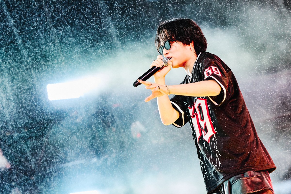 yudai_vo's tweet photo. ROCK IN JAPAN FESTIVAL 2026
ロッキンのステージは本当に特別な場所です。
雨の中沢山集まってくれてありがとうございました。
僕たちのことを見つけてくれて嬉しいです。 https://t.co/BYH1Z30Yab