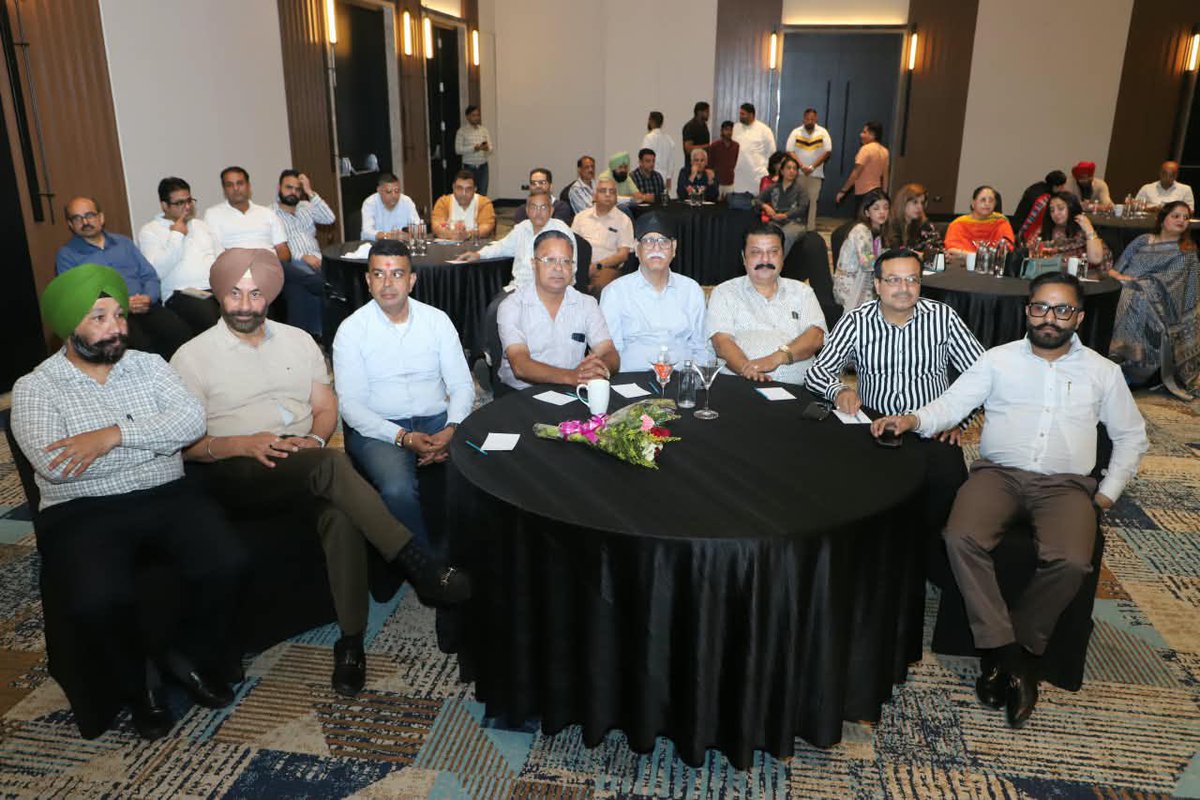 HardeepSPuri's tweet photo. Interacted with businessmen, entrepreneurs and professionals at an event in Sri Amritsar Sahib today and discussed the problems and challenges they are facing. Their insights are important as we work towards a stronger and more vibrant economy. https://t.co/NfegKqLBq5