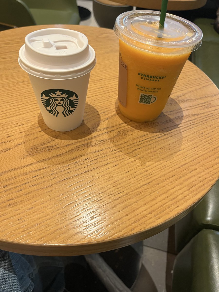 eriatorauto2525's tweet photo. スタバー！！ https://t.co/ZkrfAfzpTf