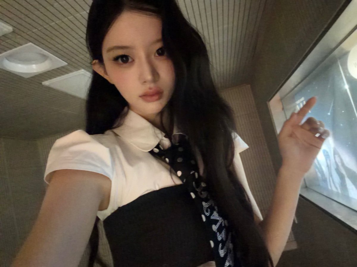 poriforyou's tweet photo. 260919 아일릿 위버��� #민주 

Tma!!💗💗 https://t.co/iON8J3EB8S