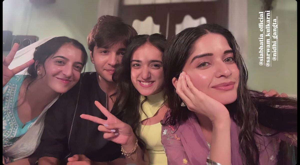 Analyst_Krishna's tweet photo. pretty pretty peeps together🤝 🌸

#bhavikasharma #drseherbaig #seherhonekohai https://t.co/DId1MFsN4K