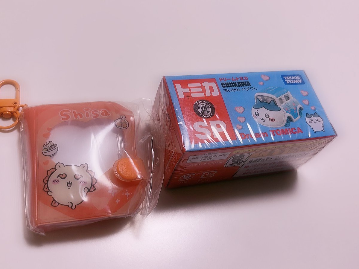 gemini_chiikawa's tweet photo. 映画見たあと姪っ子がぶらぶらしたいと言うので一緒にモール散策してたらガチャガチャ遭遇出来て一緒に回した😭✨シーサー嬉しい〜！ファンシーショップにちいかわトミカも何故か売ってて即買い🥹 https://t.co/eHPV5eYW2W