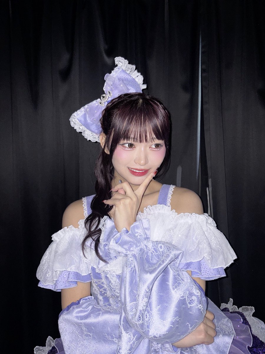 rena_ly1005's tweet photo. NEW ビジュアルです⭐︎ https://t.co/N8Ht6iywLH