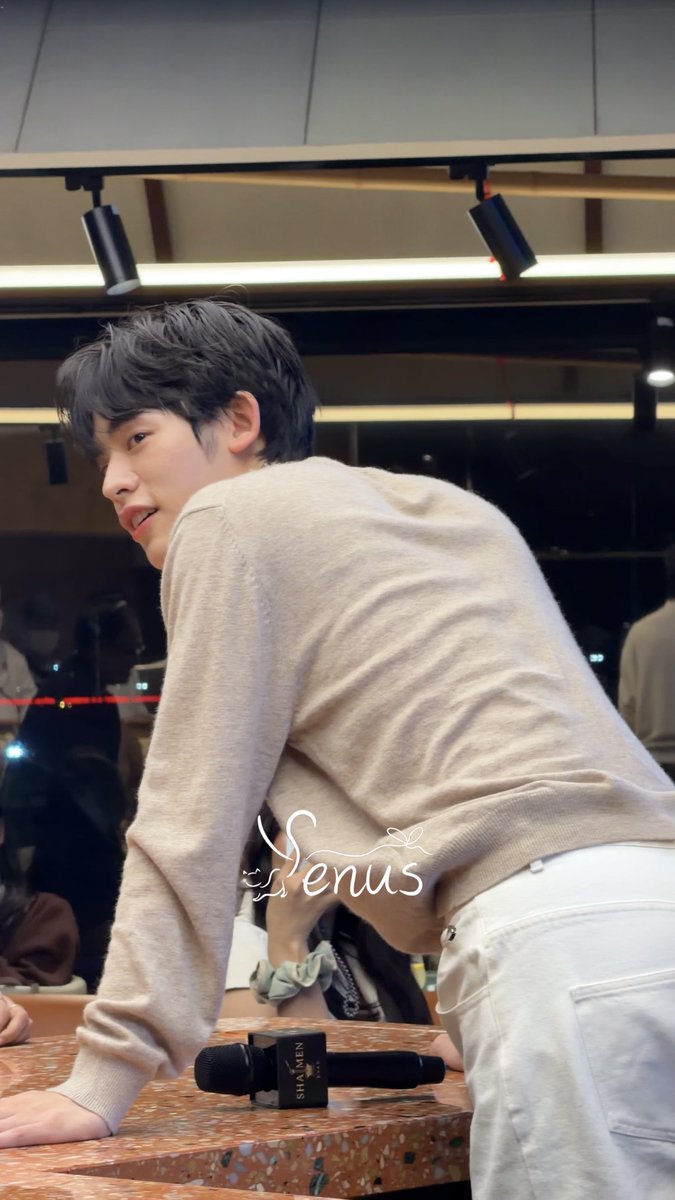 thebestvenus's tweet photo. ชีโซ๊ะขนาดนี้ อยากให้สไตลิสต์เลิกคุมกำเนิดชี https://t.co/m45mGhKu3N