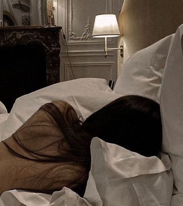 paniccomehomee's tweet photo. pics like these r so triggering to me omg https://t.co/JTXZZHgzOM