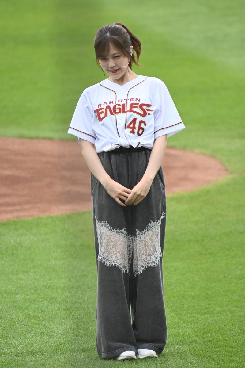 nogifujisan's tweet photo. 虫を嫌がる瞬間撮れてて草
#RakutenEagles
#乃木坂46
#乃木坂野球部
#柴田柚菜 https://t.co/4HoWtG03VD