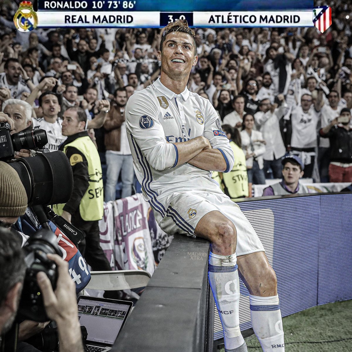 TheCoachkh's tweet photo. اكثر صورة أيقونية بتاريخ ديربي مدريد https://t.co/xWpXVWLBiF