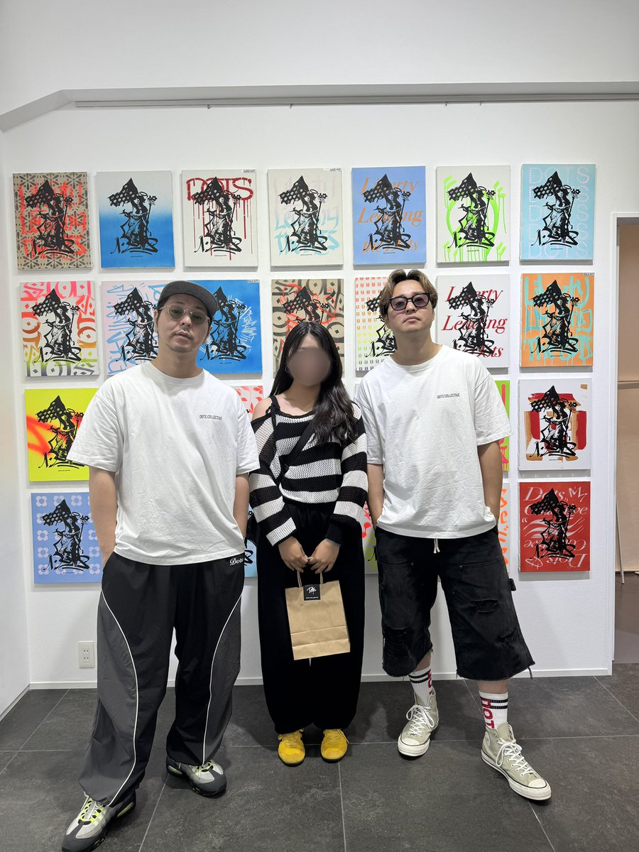 mktcanola's tweet photo. DOTS COLLECTIVE 今年やっと行けてめっちゃ嬉しい！！
サインもお写真もありがとうございました😭🙇‍♀️ https://t.co/jDt3Qnjjjk
