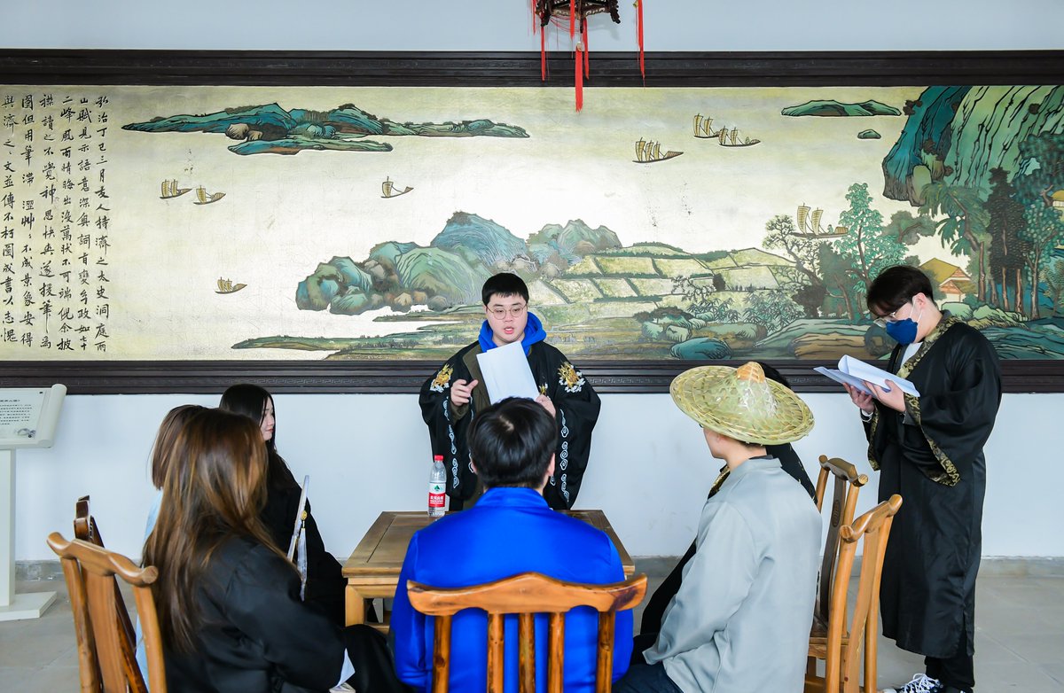 TobieBeaklgkr's tweet photo. Experimenta el mejor juego de escape para intrépidos! Conspiraciones, misterios y diversión garantizada. Ven a probar tu suerte! https://t.co/igEcTRas2M