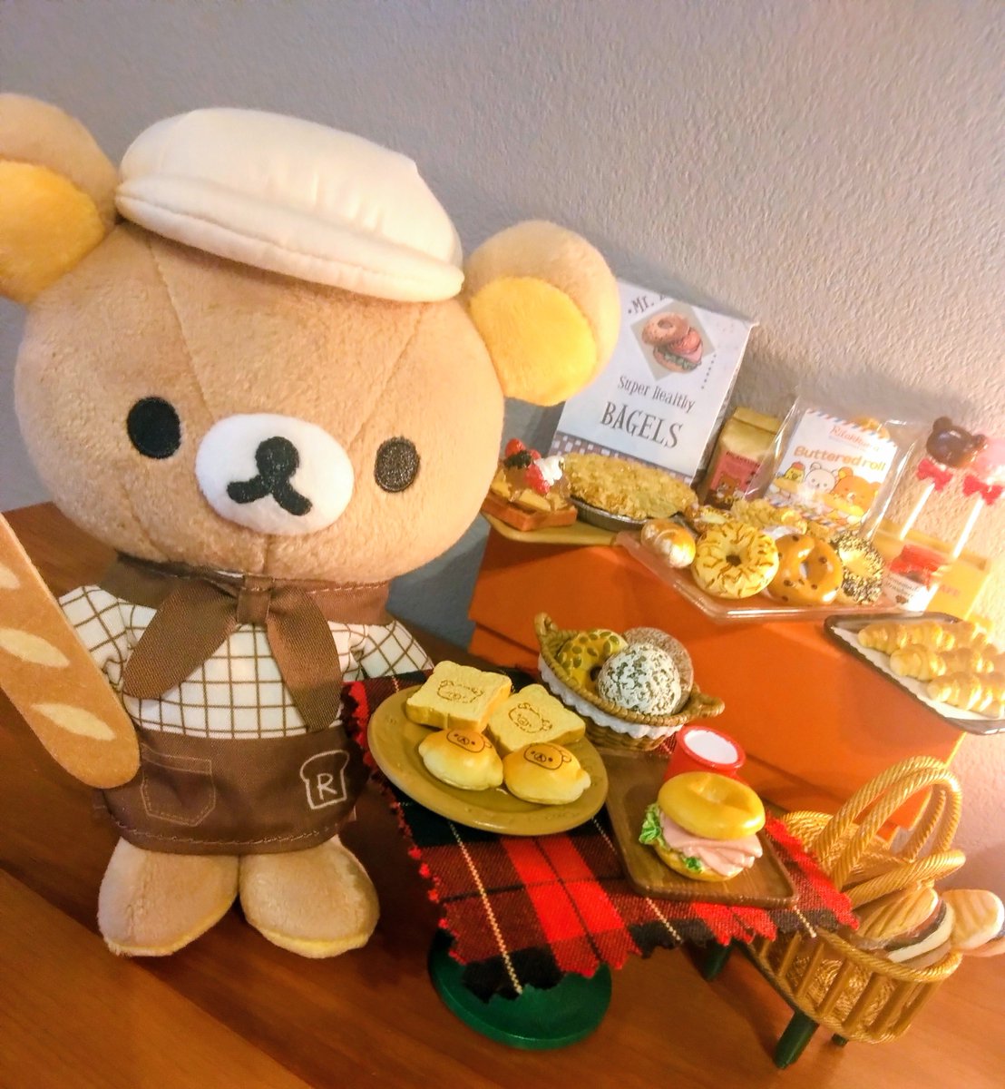 rila14100126886's tweet photo. 本日仲間入りしました~

　　　💛🍯💛

🐻「はじめまして
 パン屋さんリラックマです」

　　🥖🍞🐻🥐🥯 https://t.co/3G5QOQ96AK