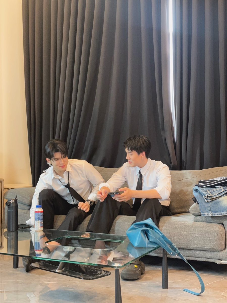 epnewsonline's tweet photo. คัมแบ็กแล้ว! “กันกัน กัญจน์” เปิดตัวโปรเจกต์ใหม่กับค่ายดัง FC จับตาคู่จิ้นป้ายแดง เคมีจะปังแค่ไหน?

#กันกันกัญจน์ #กันกันเตียวสุวรรณ #ข่าวบันเทิง #ข่าวซีรีส์ #นักแสดงซีรีส์ #คู่จิ้นคู่ใหม่
#Fansgun #gungunhd

🔗 https://t.co/OwGXhtVWv1 https://t.co/TBKNXxqstp
