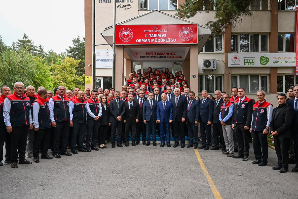 avibrahimK's tweet photo. Tarım ve Orman Bakanımız Sayın İbrahim Yumaklı  ile birlikte İl Tarım ve Orman Müdürlüğümüzü ziyaret ettik.

Erzurum’umuzun tarım ve hayvancılık potansiyelini daha ileriye taşımak için yürütülen çalışmalar hakkında istişarelerde bulunduk.

İl Müdürümüz Sayın Alpaslan Kenger’e ve tüm ekibine gayretleri için teşekkür ediyorum.