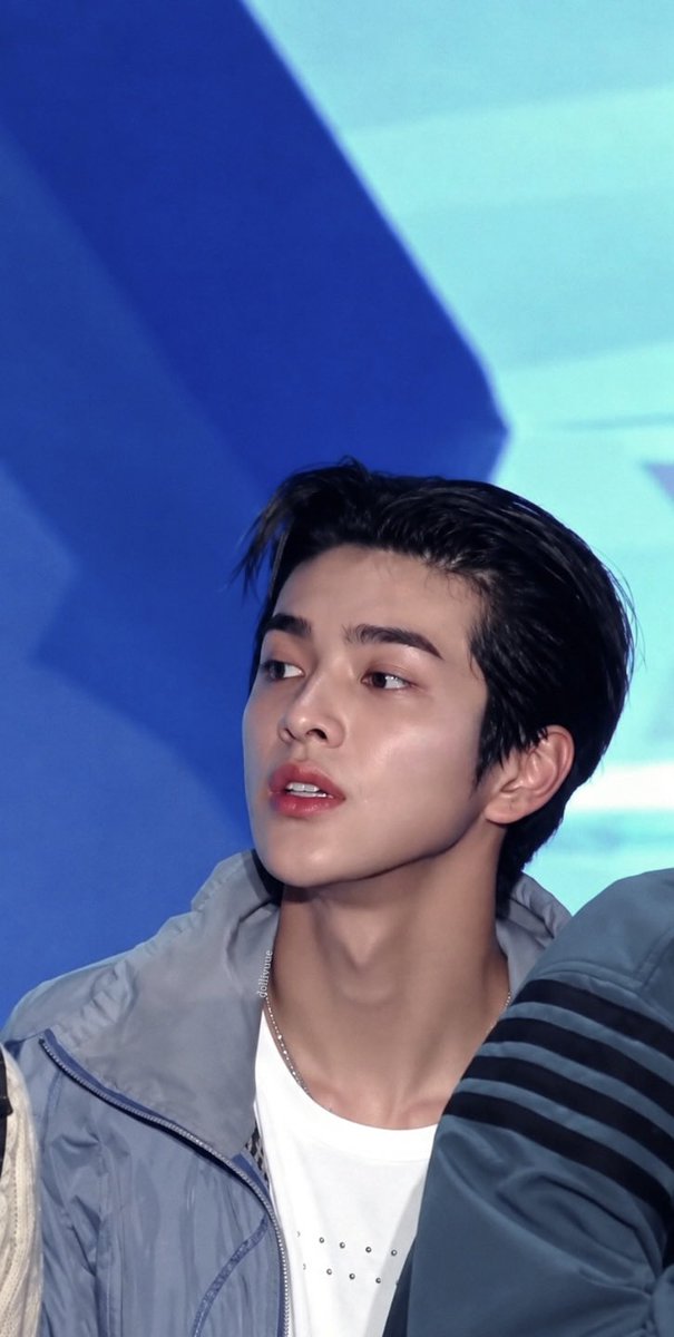dollivuue's tweet photo. THE COOLEST TEENAGER EVER, AHN KEONHO https://t.co/hG6n0moQxu