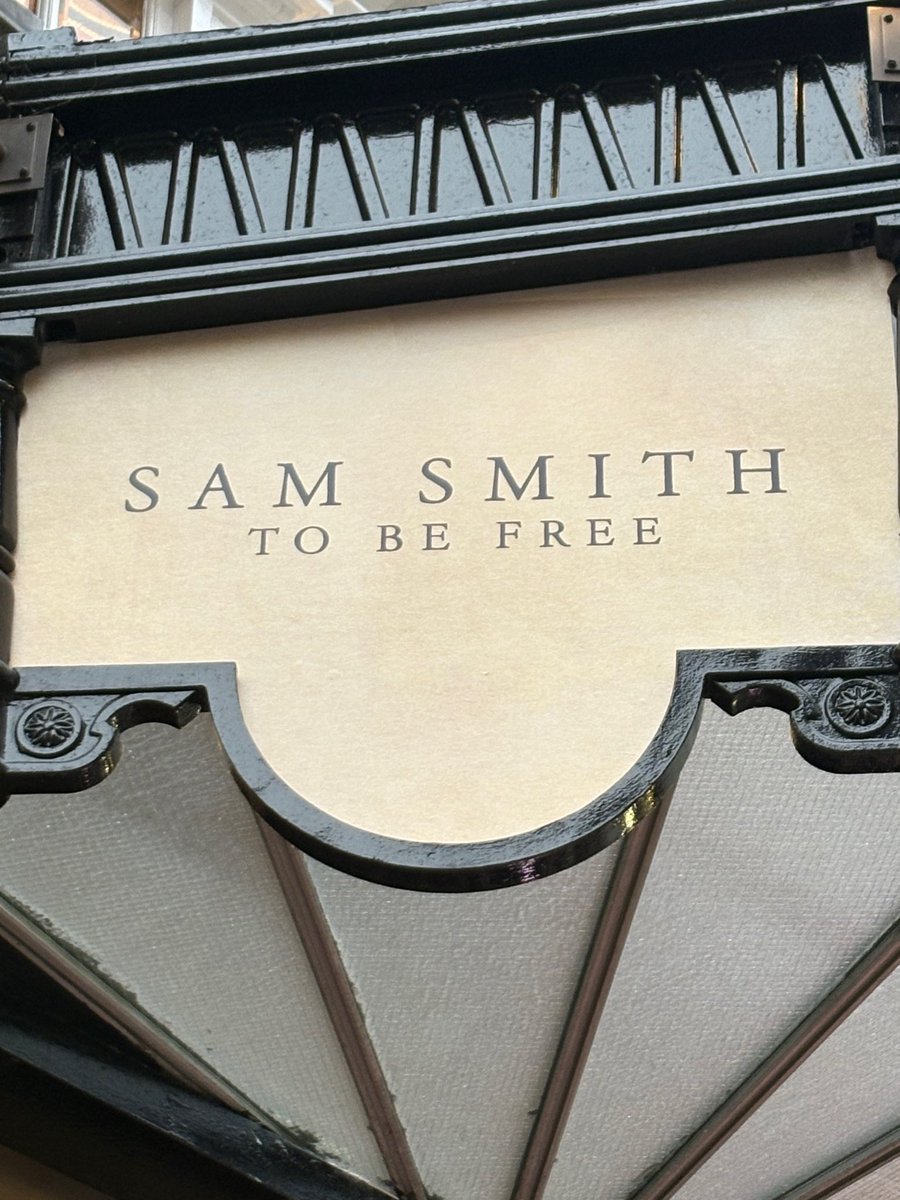 Ibiza76's tweet photo. What a beautiful venue to hold @samsmith’s London residency…
#Coliseum
#ToBeFreeTour https://t.co/dcjE6Ta8Ne