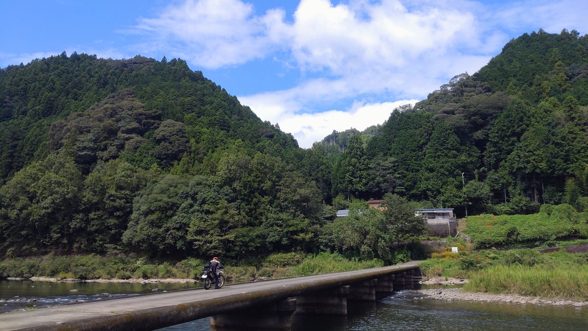 TTrider_2010's tweet photo. 今日は9月にも関わらず四国は30℃超えるし、山道で通行止めにあって2時間ロスしても、思い出はプライスレスです（良いこと言った） https://t.co/yofQU4KoTn