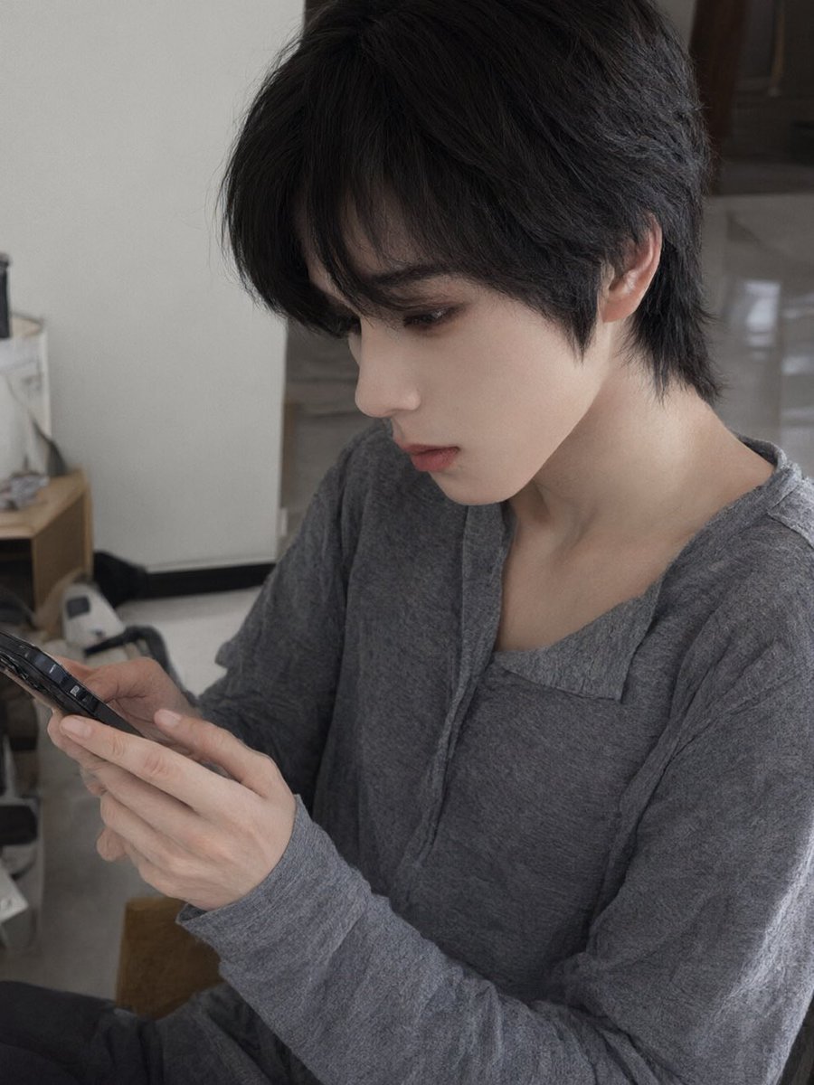 g98025730's tweet photo. 做功课中 https://t.co/MvLvmUSXEj