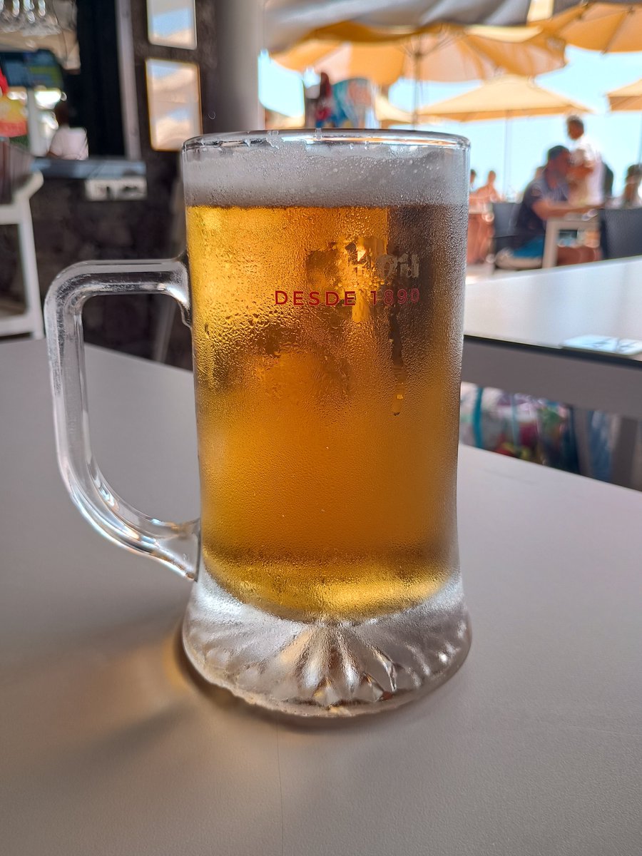 gazs66's tweet photo. Mon the Well ♥️🧡⚽⚽⚽🇲🇰 https://t.co/NAfkXmhvIe
