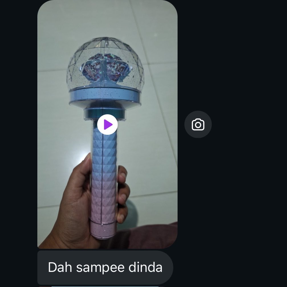 chanything_'s tweet photo. Tolong ini weverse gimana, kenapa salah kirim😭 https://t.co/a3Slk6kfxj