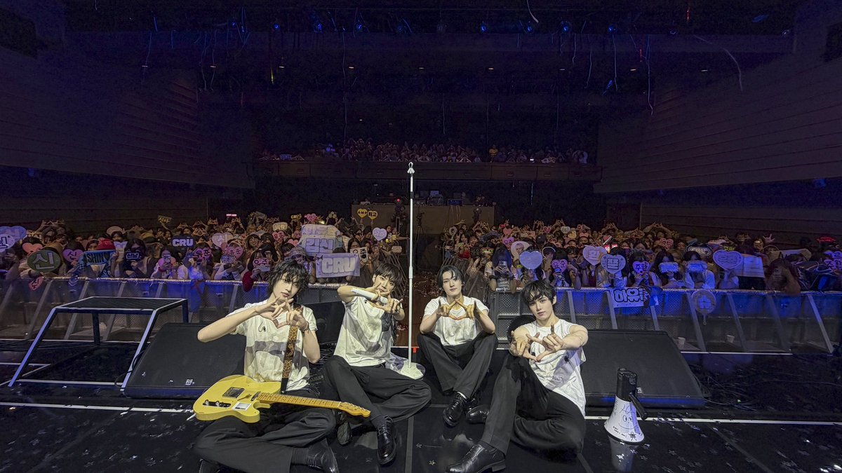 AxMxP_official's tweet photo. [#AxMxPxicture] 260919 2026 AxMxP CONCERT 'X VERSE' DAY 1

#AxMxP #에이엠피
#AmplifyMusicPower
#X_VERSE https://t.co/pF8h87dxly
