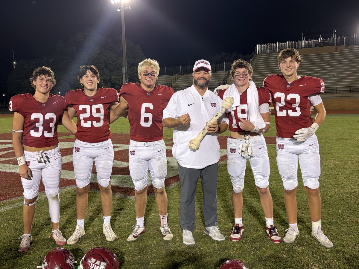 coachaw09's tweet photo. Homecoming WIN!! ✅ https://t.co/iUBGlizrbE