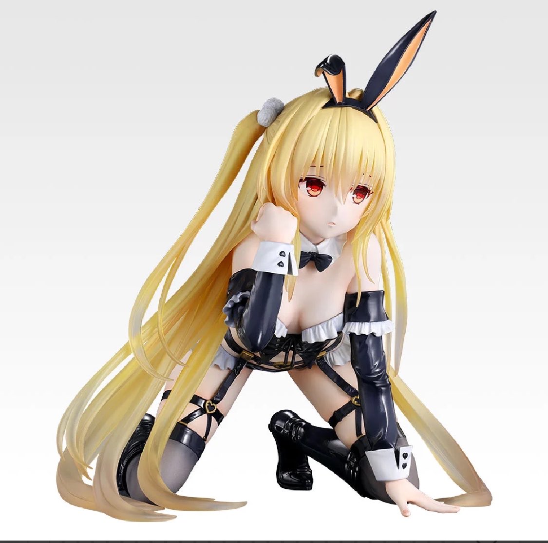 k42wKKihKBGTvXv's tweet photo. 一番くじ To LOVEる-とらぶる-ダークネス

販売：2026年11月18日(水)発売予定

価格
1回980円(税10％込)

B賞 金色の闇 フィギュア https://t.co/TOEbLjeneG