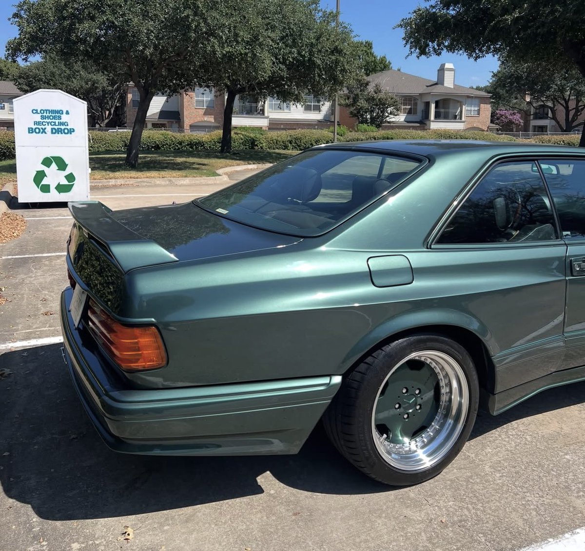 FlawlessSpec's tweet photo. Malachite Green Mercedes-Benz 560 SEC AMG 6.0 Widebody https://t.co/ZsuuHGVdVr