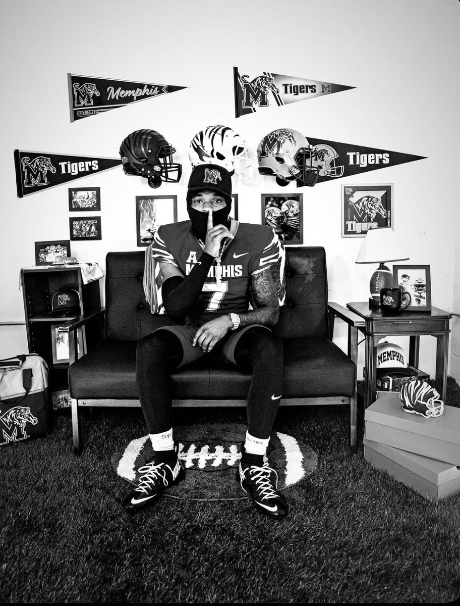 TylerW11358's tweet photo. Blessed and honored to receive my first D1 offer from Memphis @DBowman901 @CoachAull @C_Strib8 @TGraham_JR @ChadSimmons_ @TomLoy247 @GlennTFordJr1 @idareu20 #blessed #blessings https://t.co/IAxnEdURxg