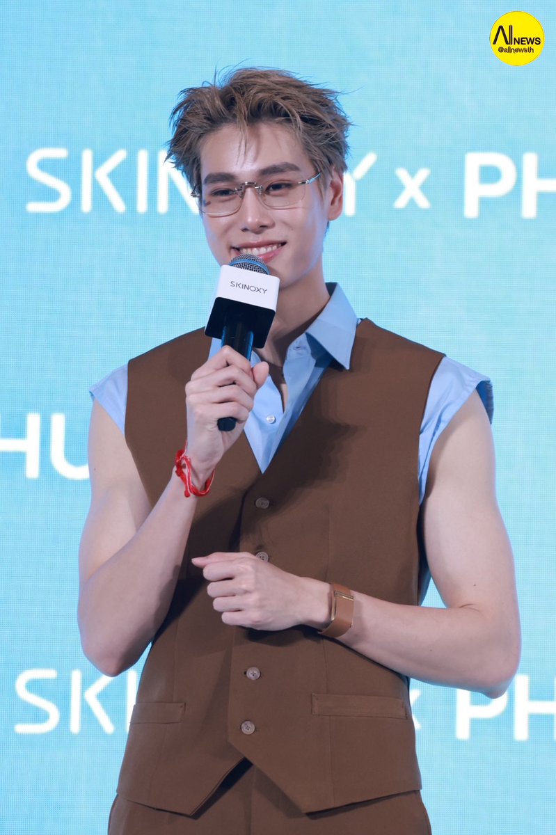 AllNews_th's tweet photo. หนุ่มแว่นที่น่ารัก!!!

PHUWIN SKIN DETECTIVE
#SKINOXYxPHUWIN
#Phuwintang
#SkinoxyTheSkinDetective https://t.co/tVemjuDvmj
