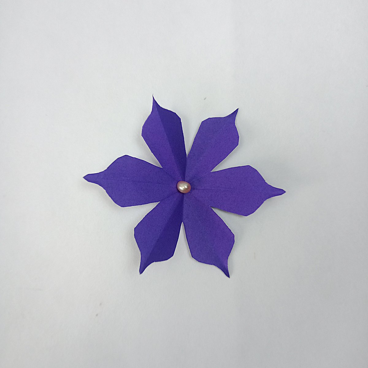 scrapcarved's tweet photo. Turn a Sheet of Purple Paper into a Beautiful Flower! https://t.co/zXNyhNL5z6
