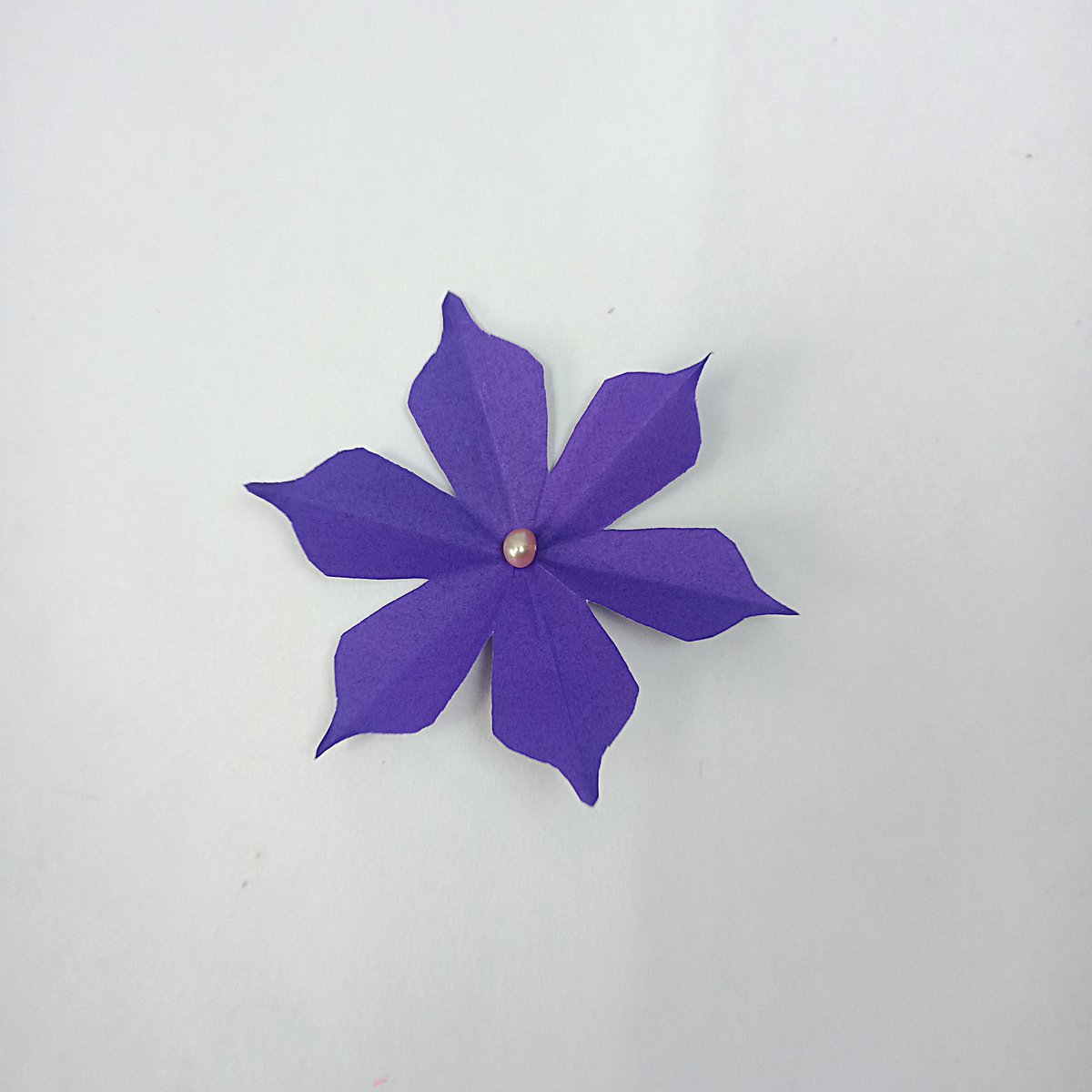 scrapcarved's tweet photo. Turn a Sheet of Purple Paper into a Beautiful Flower! https://t.co/zXNyhNL5z6