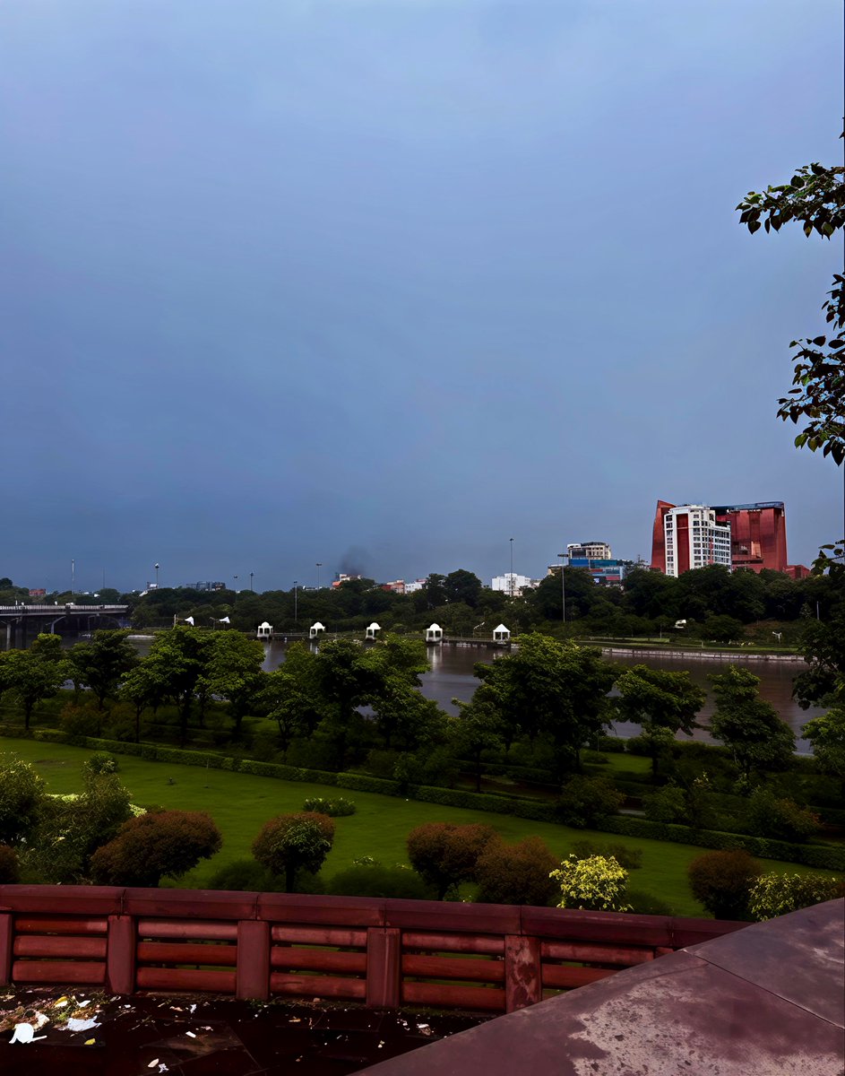 lucknow_index's tweet photo. An evening in our most beautiful city Lucknow 😍🔥 https://t.co/X8DEualTnN
