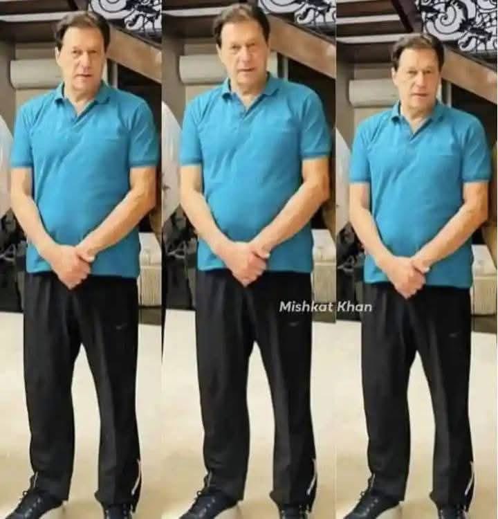 786G_'s tweet photo. #عمران_سے_انقلاب_تک 
@Team_IKF 
@786G_ 
@BabaJaniPTI1 
@PTI__JAPAN 
تمھاری تعریف کرنا میری مجبوری نہیں,
یقین مانو تم واقعی قابل تعریف ہو۔
میرے لیڈر https://t.co/YsMEGLTzK8