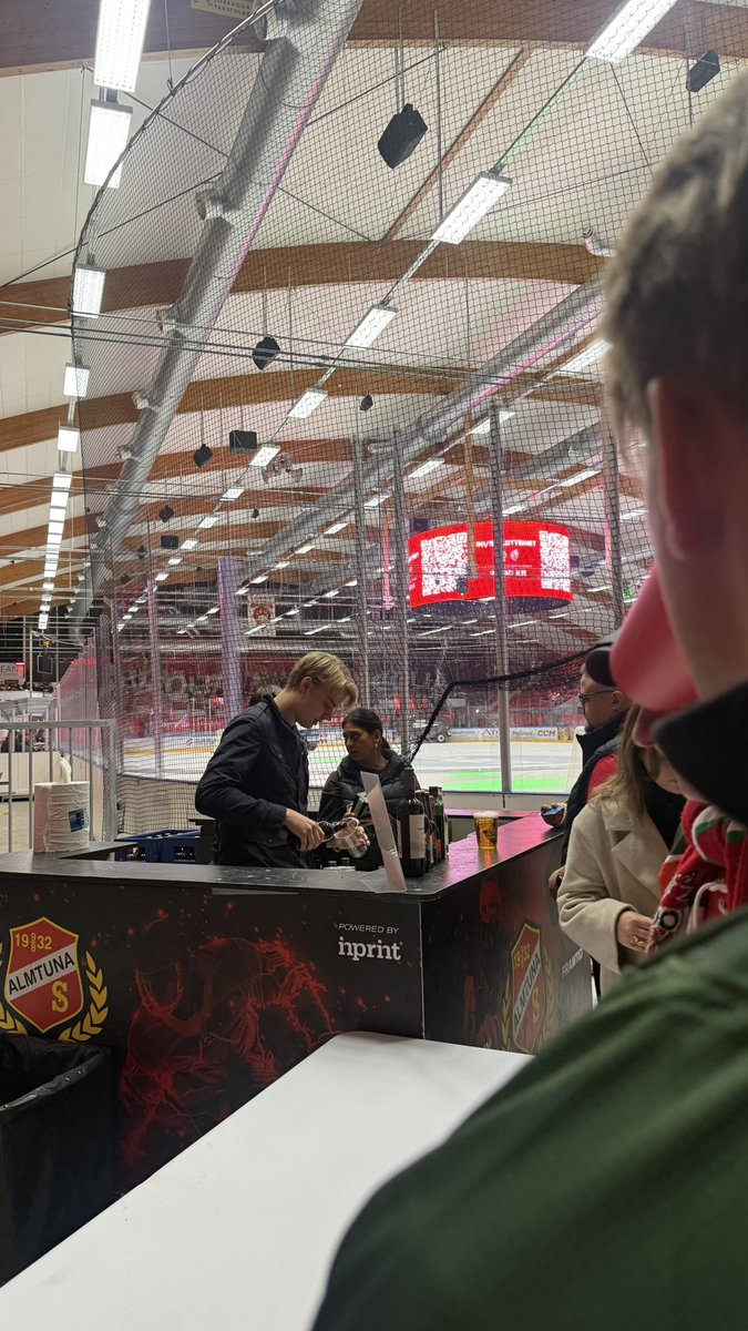 antstrm's tweet photo. Mora har fått sig en skarp skarp utmanare i kampen om bäst bortabar https://t.co/gKzQXsiD2U
