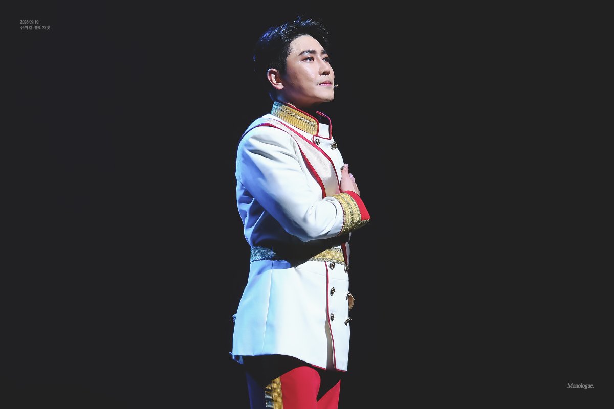 mnologue's tweet photo. 𝑲��𝒊𝒔𝒆𝒓. 𝑭𝒓𝒂𝒏𝒛 𝑱𝒐𝒔𝒆𝒑𝒉

황제 프란츠 요제프, 박민성

/ 260910 뮤지컬 엘리자벳 커튼콜 https://t.co/M0BJ9kMIBn