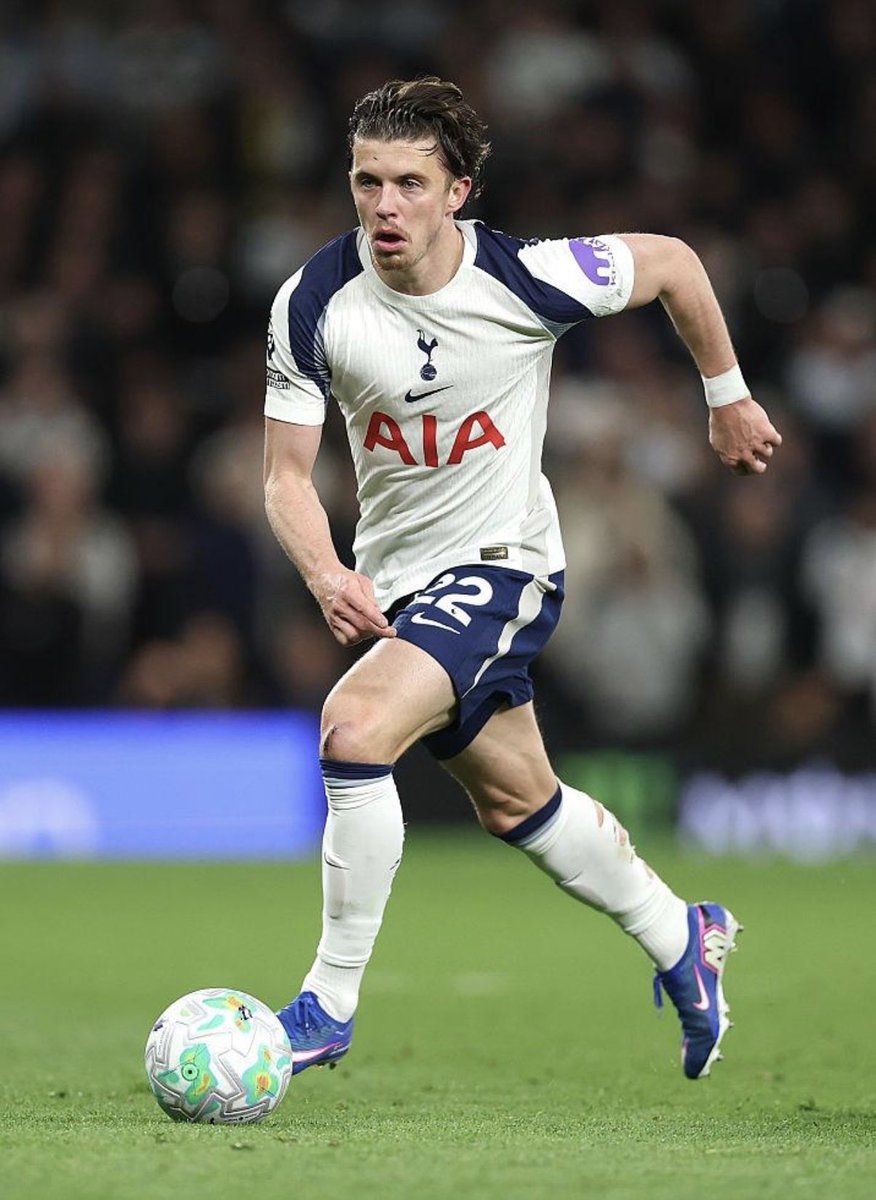 Cryptosportslab's tweet photo. STOP THE COUNT. END THE SEASON. BUILD THE STATUE. 😭😂
They're still 3-1 down, but let's not ruin the moment.
#TOTAVL #THFC https://t.co/kOKZnuDeen