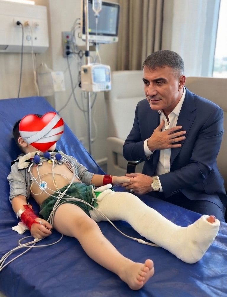 pekerreis0's tweet photo. Bir gün bu garibin de sesi o dağ gibi yüreğe ulaşır; inanıyoruz, bekliyoruz Reis..." @sedat_peker 
#birumutturyaşamak https://t.co/NQiupCkbGy