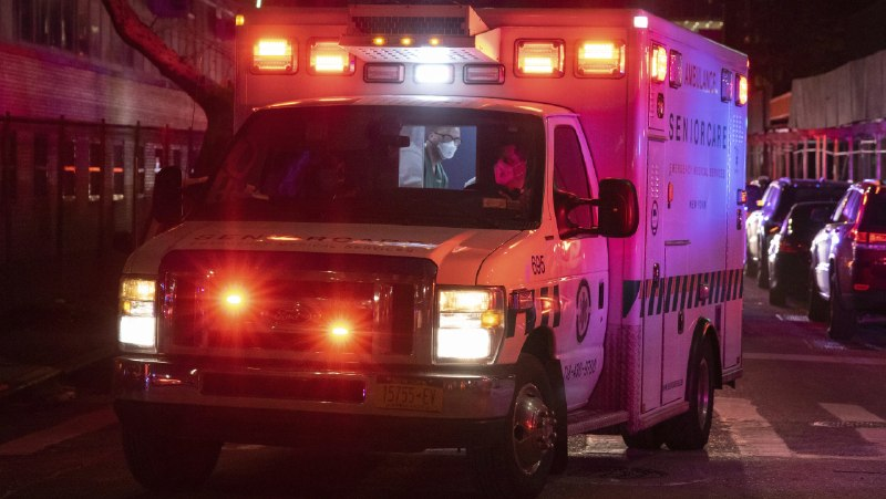 sondeolatinord's tweet photo. 🏊♂️ | Tragedia en los Hamptons por la muerte de un triatleta hallado inconsciente en el agua durante una competencia 🌊
#New_York #Sondeolatino #News #Noticias #LosHamptons #Triatleta #Deportes 🇺🇸 ⚠️
🌎 Mira Los Detalles aquí : https://t.co/EBTAXUAyDd https://t.co/HI5EywiFnX