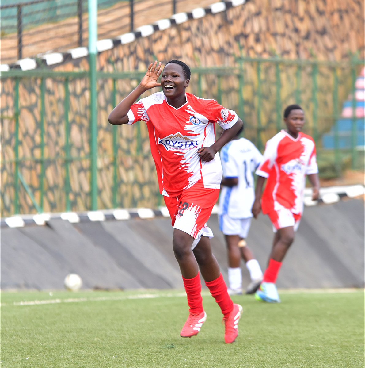 VBugerere's tweet photo. #FTBWSL | #Matchday1 

70' 

Goal Alert 

Belinda Hope Nabawanuka scores on her debut 

@KawempeClub 3-0 @JinjaClub 

⚽ Latifah Nakasi 02' 
⚽ Aisha Naigaga (OG)03' 
#VoBUpdates | #LivefromKitende 

@Jackshots24 @FUFAWSL @FUFAWomen https://t.co/jf4P7ji4pq