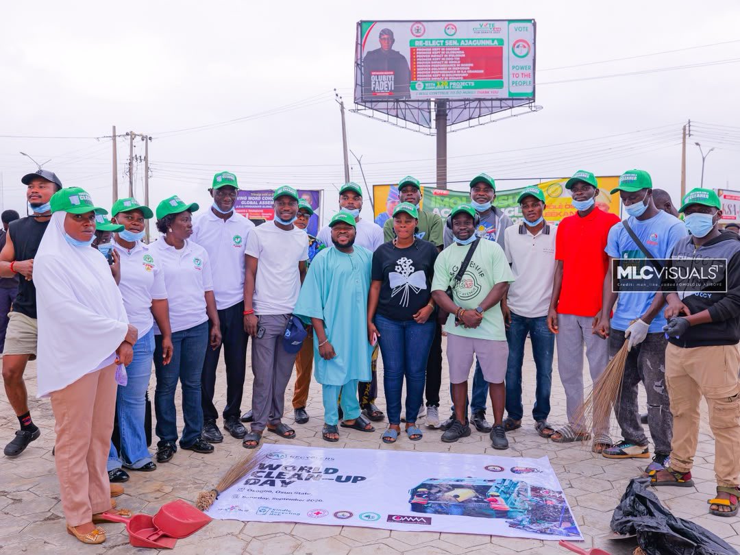 AYDI_Osun's tweet photo. Today, we cleaned, connected, laughed, learned and took another step towards the Osogbo we all want to see.
It’s not the end, @InsideOsogbo.
#CleanOsogbo #GreenOsun #WorldCleanupDay https://t.co/HK0vxy6u62