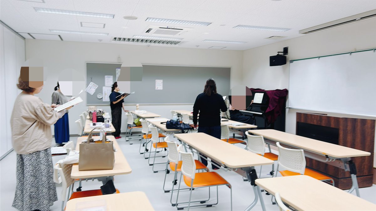 Piaceremiyagi's tweet photo. 今夜は初めての場所での練習でした♪ 先生がいらしての練習でした😊　個人的にはまだまだ譜読みは出来ていませんが、先週頂いたアドバイスのおかげ少し出来るよう煮なっていました✌🏻　練習後はココスで女子会🍽️場所は違ってもやっぱりココス😁
#女声合唱　#仙台　#宮城県　#ココス https://t.co/Y6nSDAypgF