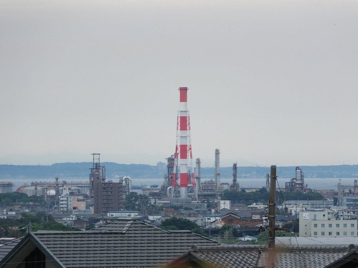 localikeda's tweet photo. なんかこうやって見ると、四日市は街で工業が盛んで、海があって、山もあり、とか色々です。
#四日市のそこ https://t.co/e97Zhpwt6r