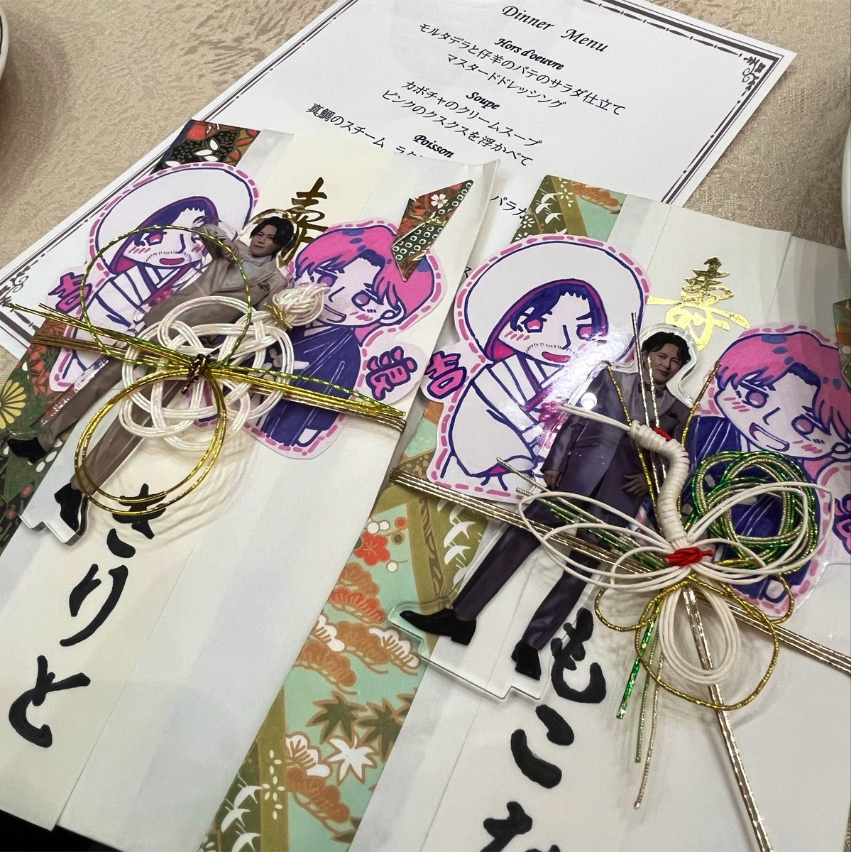 osanmyhuiRG's tweet photo. あんぼむ10周年披���宴おめでとうございます！！！！ディナータイム参加しました🩷💛とっても楽しかったです！！！これからもハジけるオジサンを応援しております^ ^
ありがとうございました🩷💛🩷💛🩷💛
霧ちゃんが作ってくれた御祝儀袋最強🫨💐 https://t.co/1fFACNj0d6