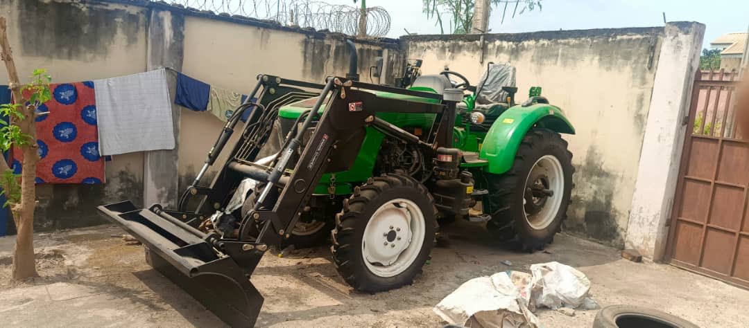 ImudiaAndy's tweet photo. Shandong Feichuang 120 Hp 4wd tractor with front end loader available at Aneuti Limited email: Aneuti.limited@gmail.com https://t.co/PBzuK6yYnm