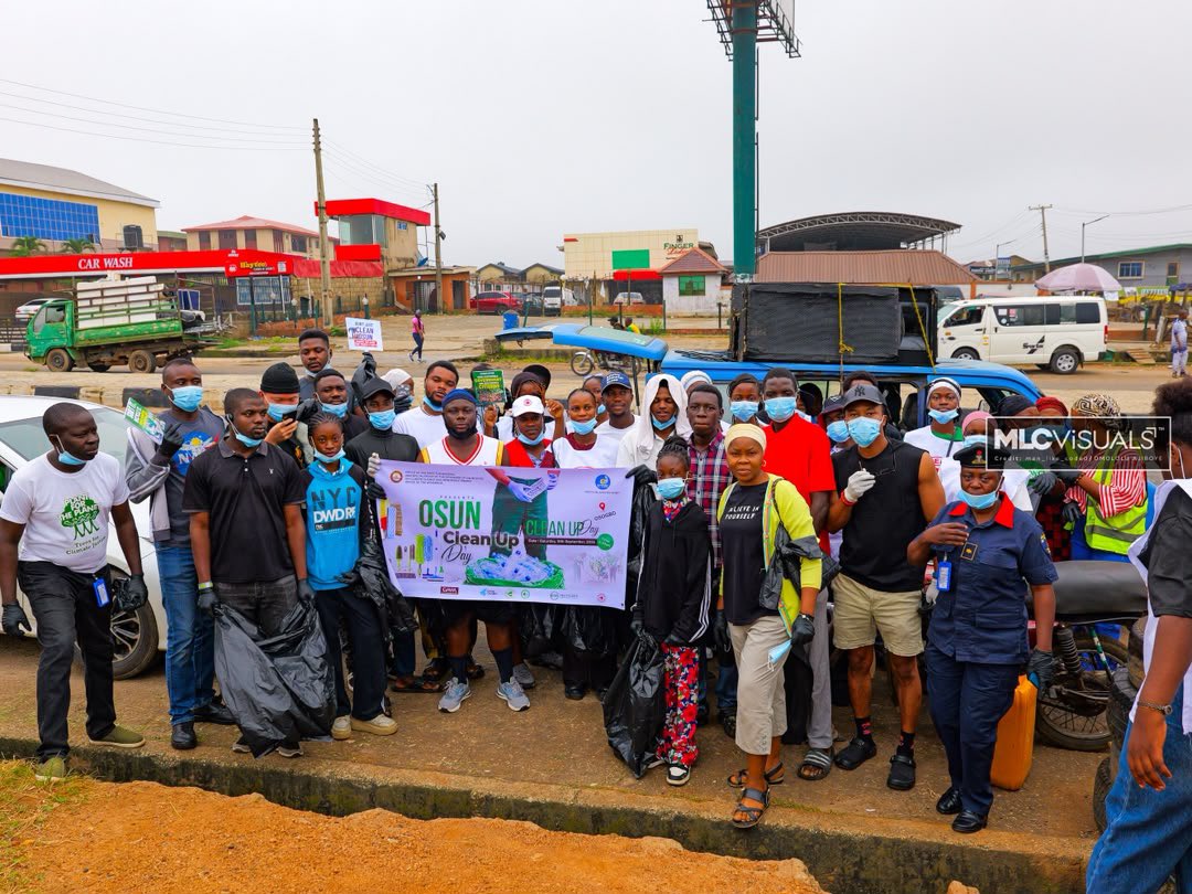 AYDI_Osun's tweet photo. Good Energy, Great People.
#CleanOsogbo #GreenOsun #WorldCleaupDay https://t.co/KhmHoWDGTo