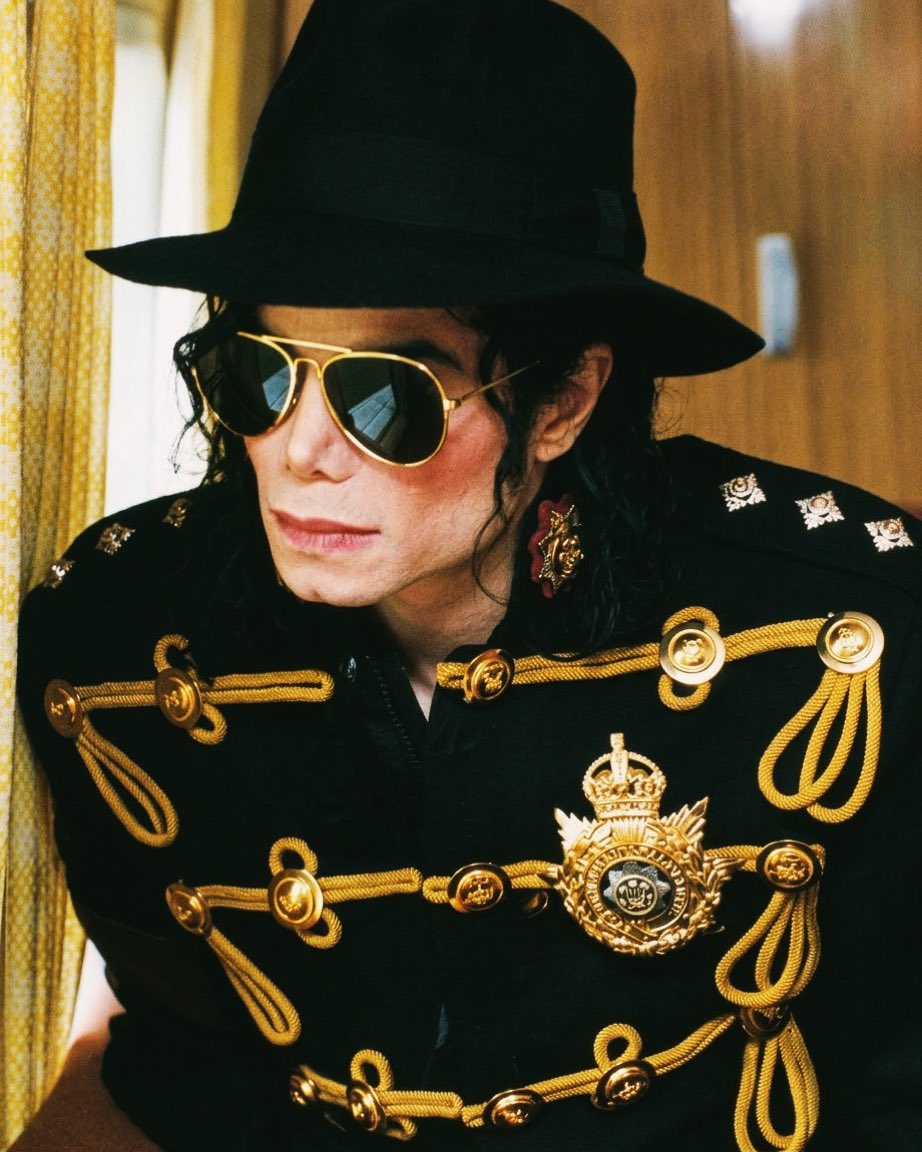 Andrey25_'s tweet photo. Michael Jackson in Poland, 1997 https://t.co/LC6X9JY9QB