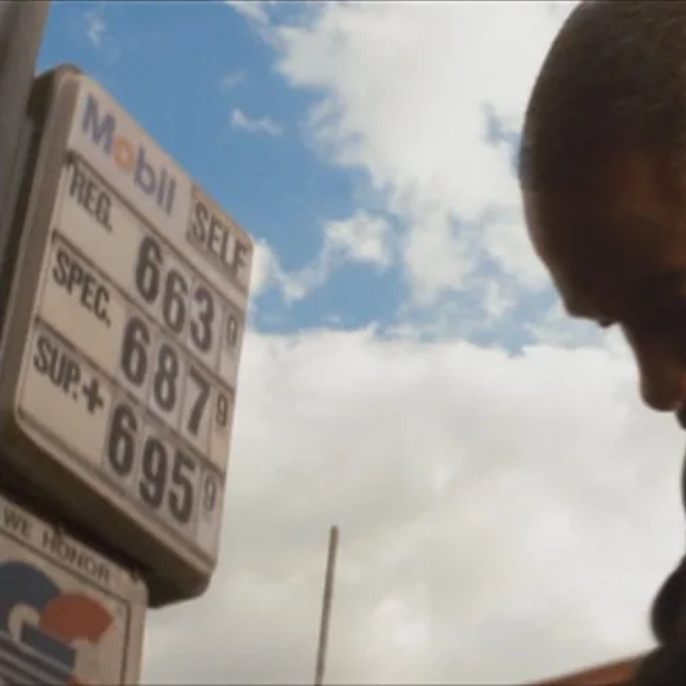 InternetH0F's tweet photo. US gas prices are now reportedly matching the levels shown in the 2007 movie 'I Am Legend', which depicted a post-apocalyptic world where gas cost over $6 a gallon

What was once seen as a dystopian vision is now reality at pumps across parts of the country https://t.co/VXzsdAKkHb
