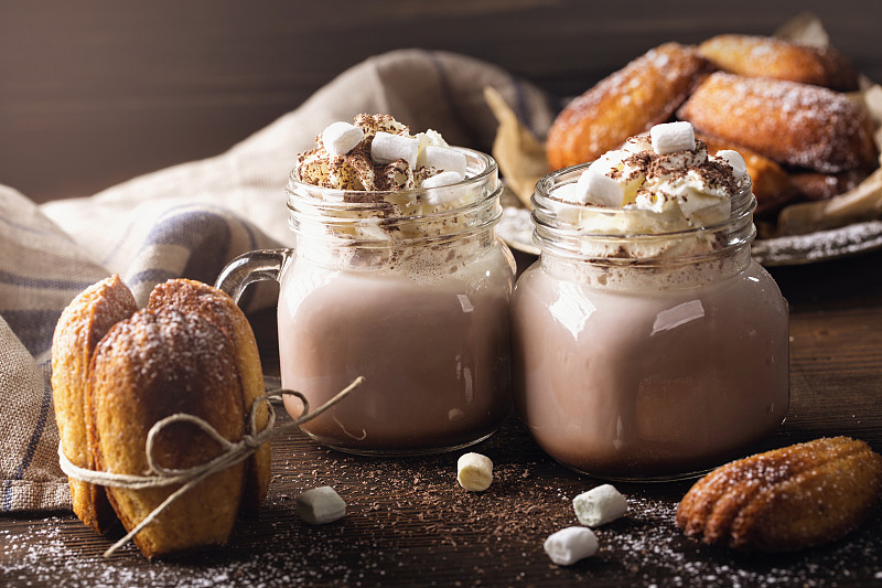 MarcusJaffy's tweet photo. Una merienda rápida y deliciosa, cruasán caliente con chocolate derretido, perfecta para empezar la tarde. https://t.co/gvhAZElYYM