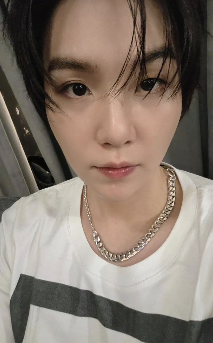 taeserenito's tweet photo. yoongo te amo tanto que me arrancaría el corazón y te lo daría https://t.co/ZwfhNkHNko